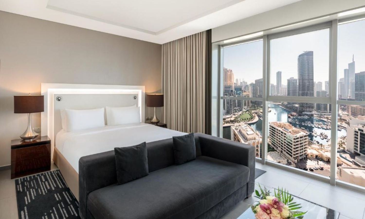 rooms-club-room-with-lounge-access