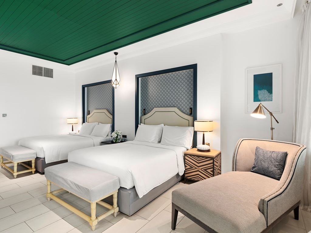 rooms-family-room-beach-access