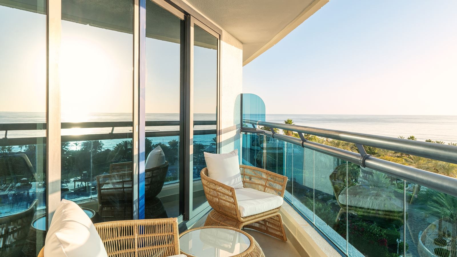 rooms-deluxe-club-room