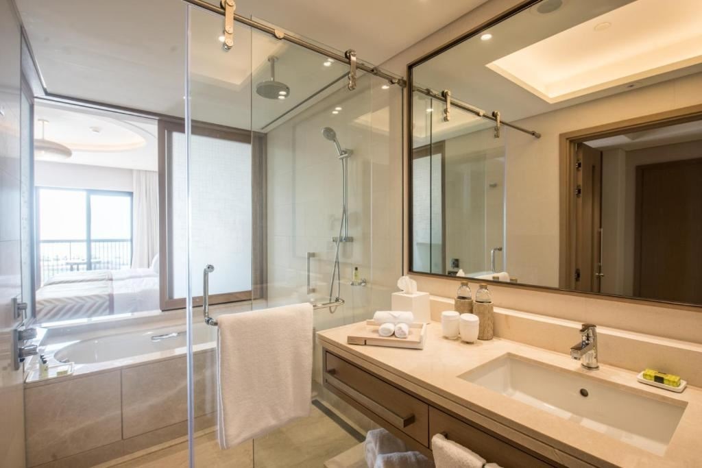 rooms-deluxe-ocean-view-room