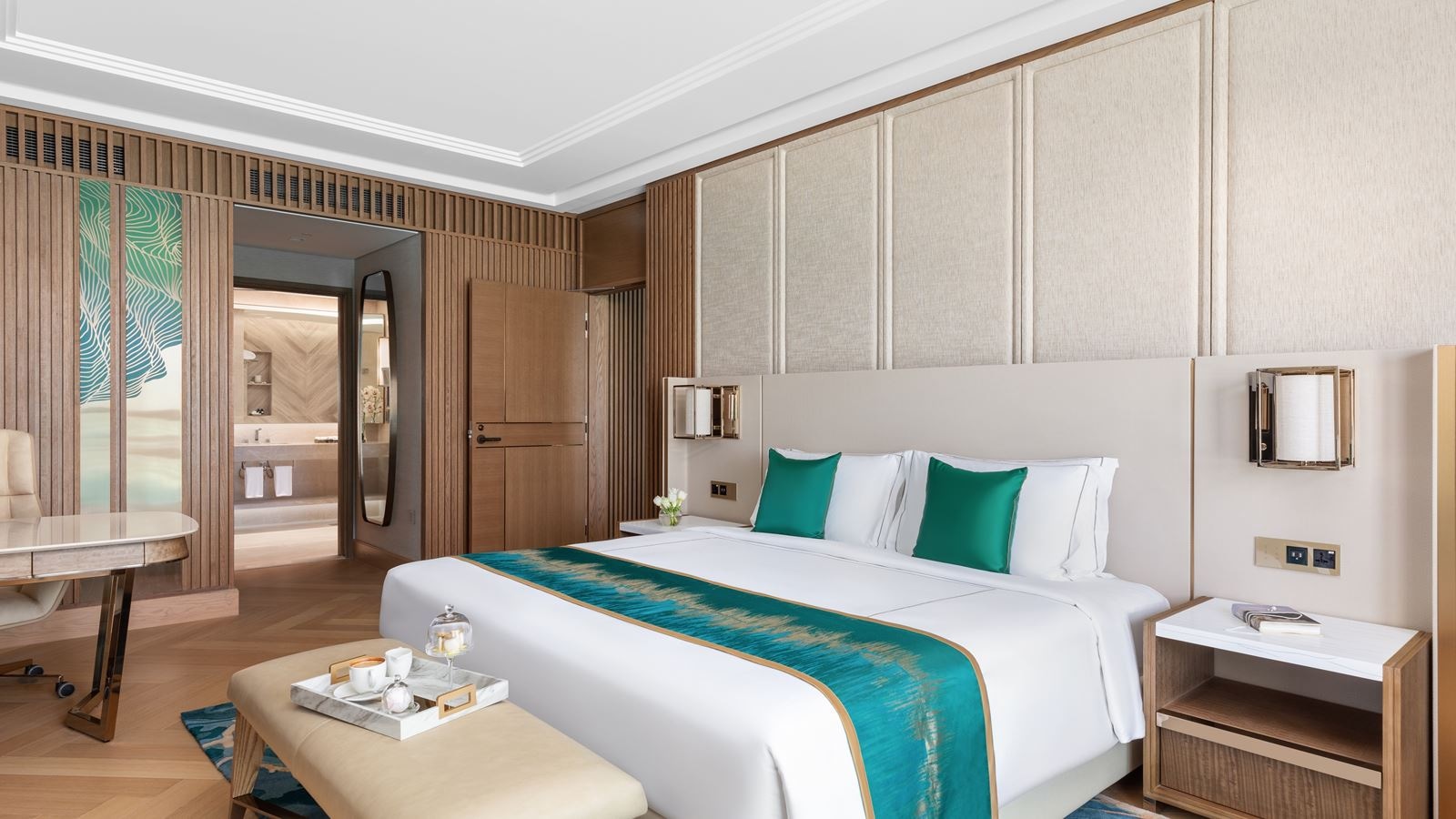 rooms-luxury-suite-palm-sea-view-with-club-lounge-access