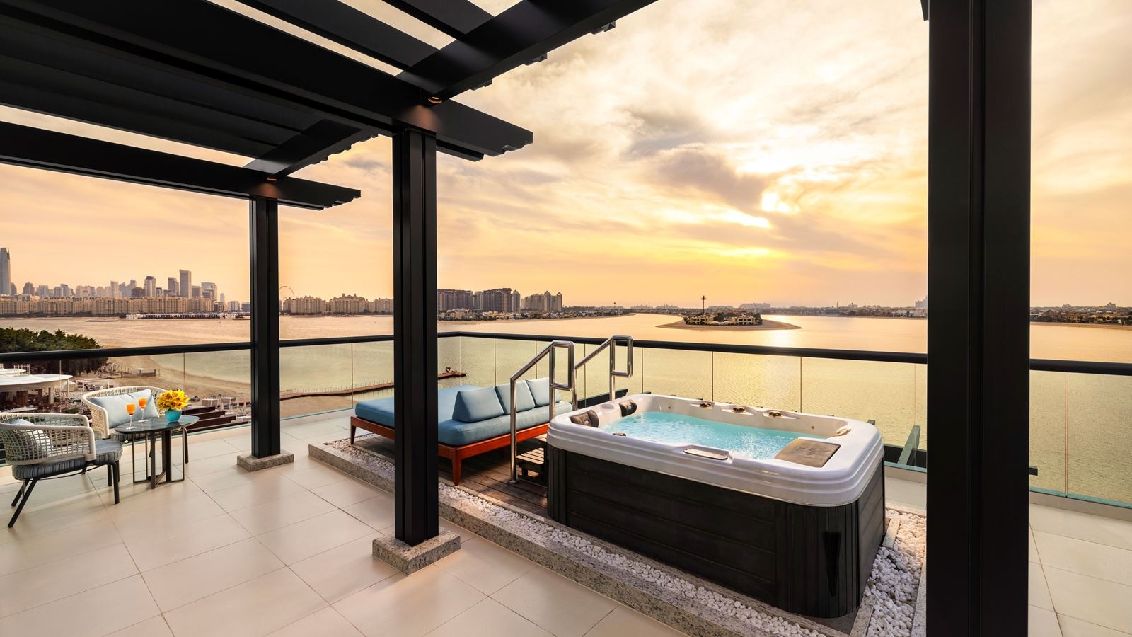 rooms-exotica-suite-sea-view-with-open-jacuzzi