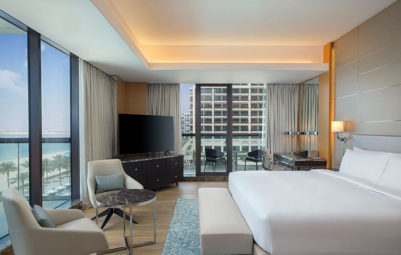 rooms-king-deluxe-one-bedroom-suite-sea-view
