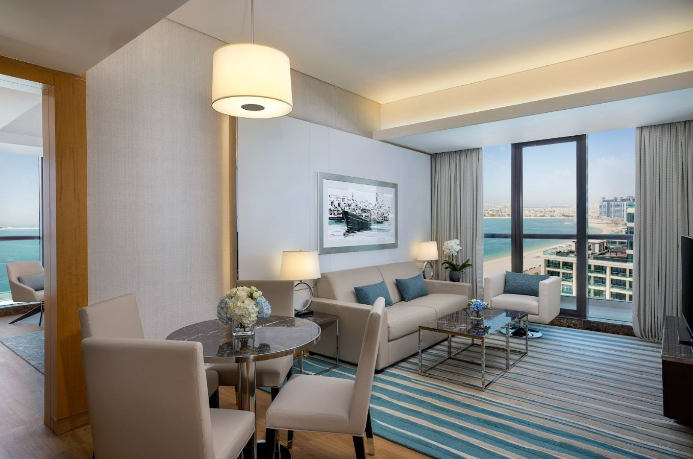 rooms-two-bedroom-suite-with-sea-view