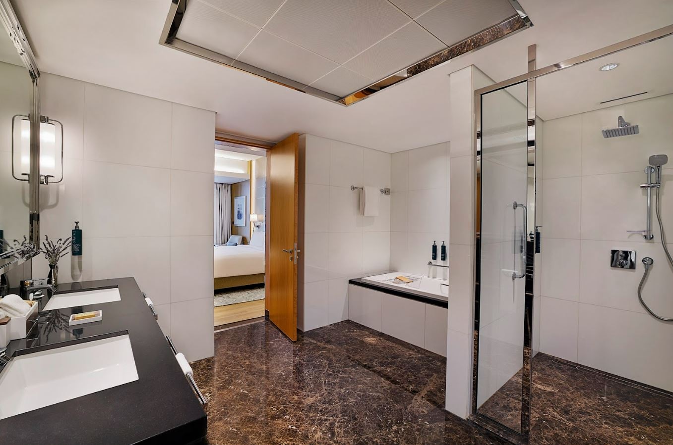 rooms-two-bedroom-suite-with-sea-view