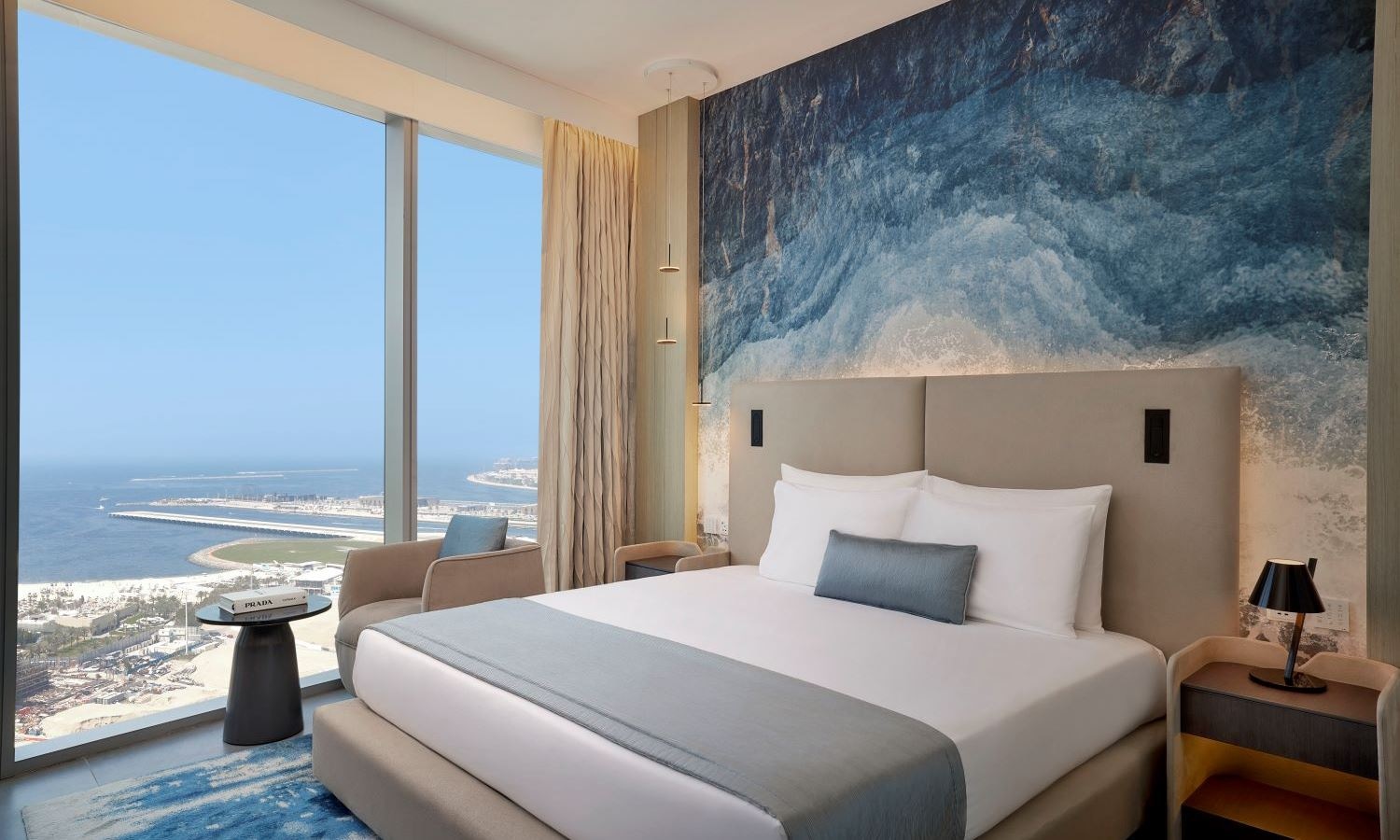 rooms-deluxe-room