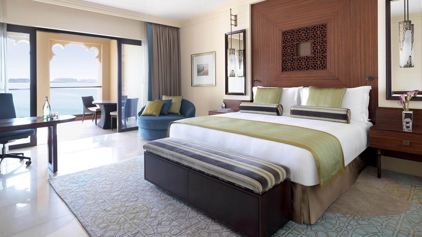 rooms-deluxe-grand-family-heritage-room