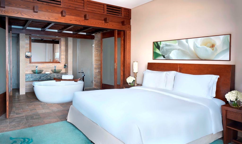 rooms-apartment-one-bedroom-sea-view