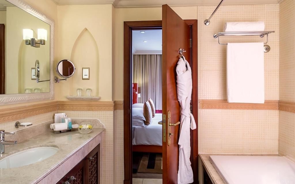 rooms-sea-view-room