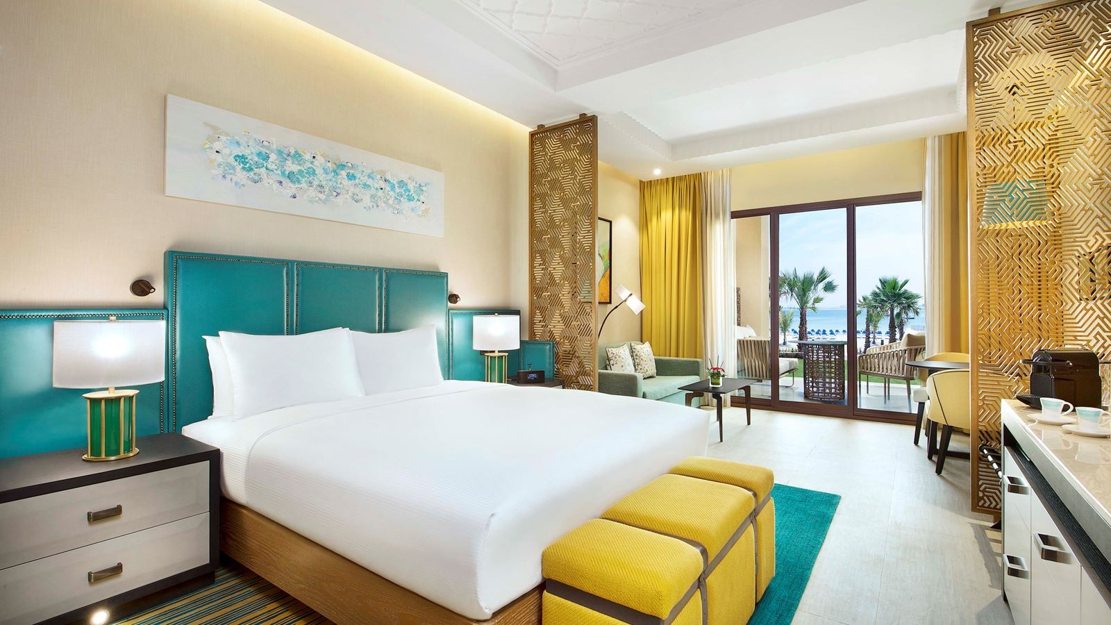 rooms-bay-club-with-beach-access
