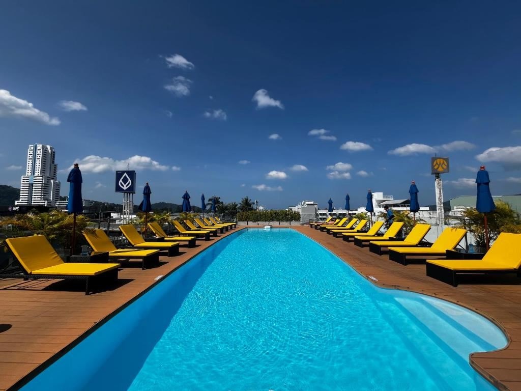 pools-outdoor-pool