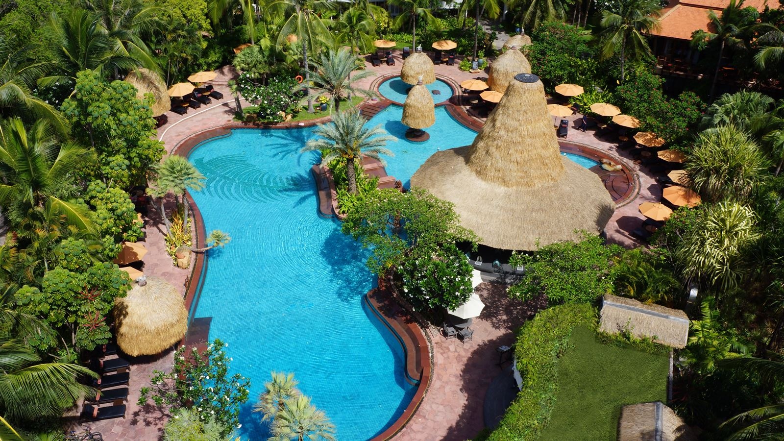 pools-outdoor-pool