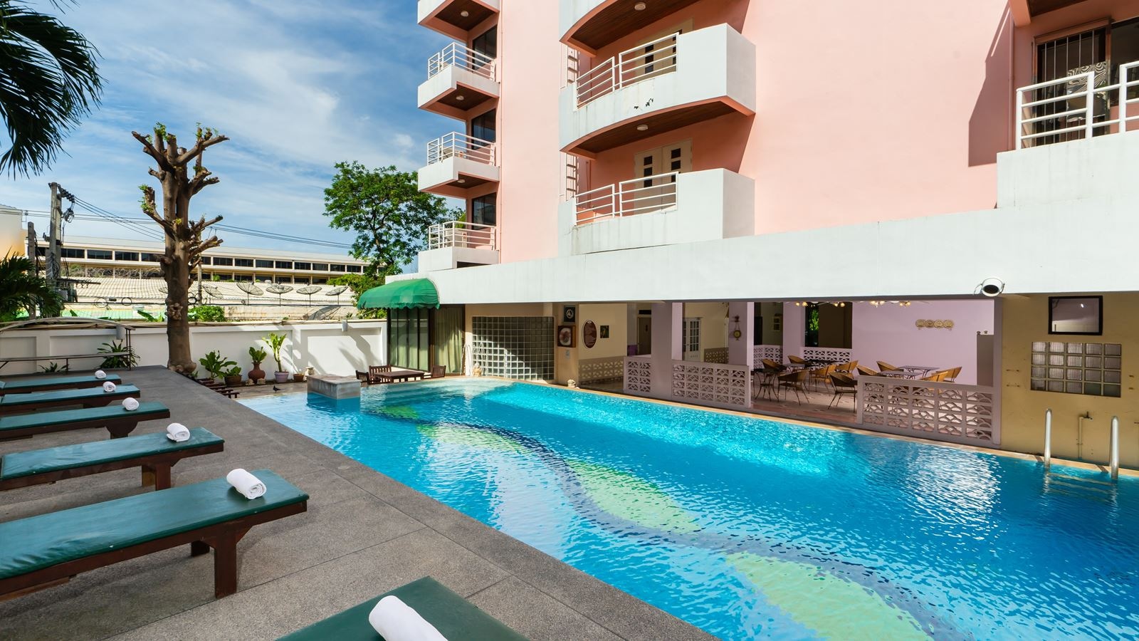 pools-outdoor-pool