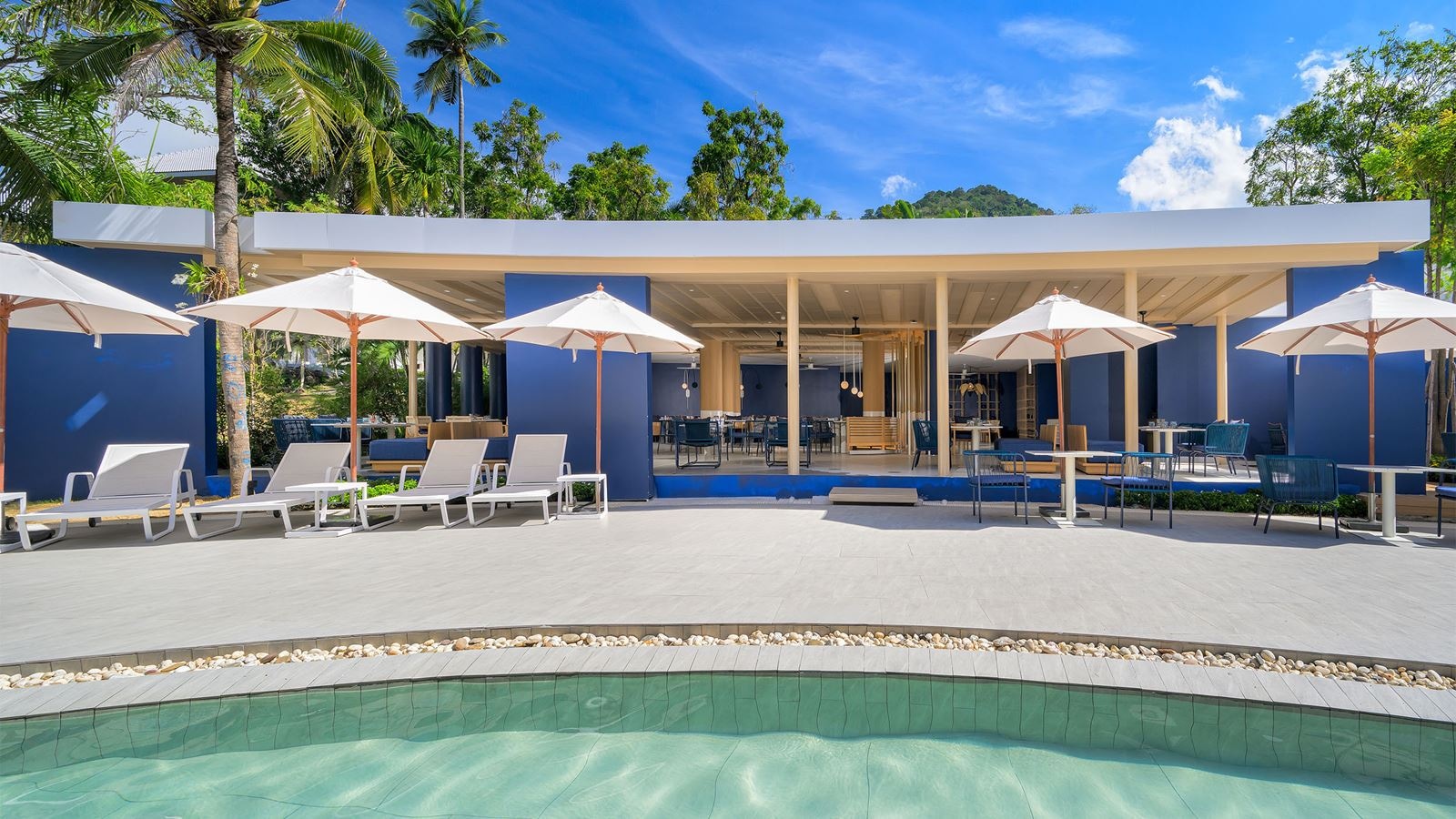 restaurants-escape-pool-club