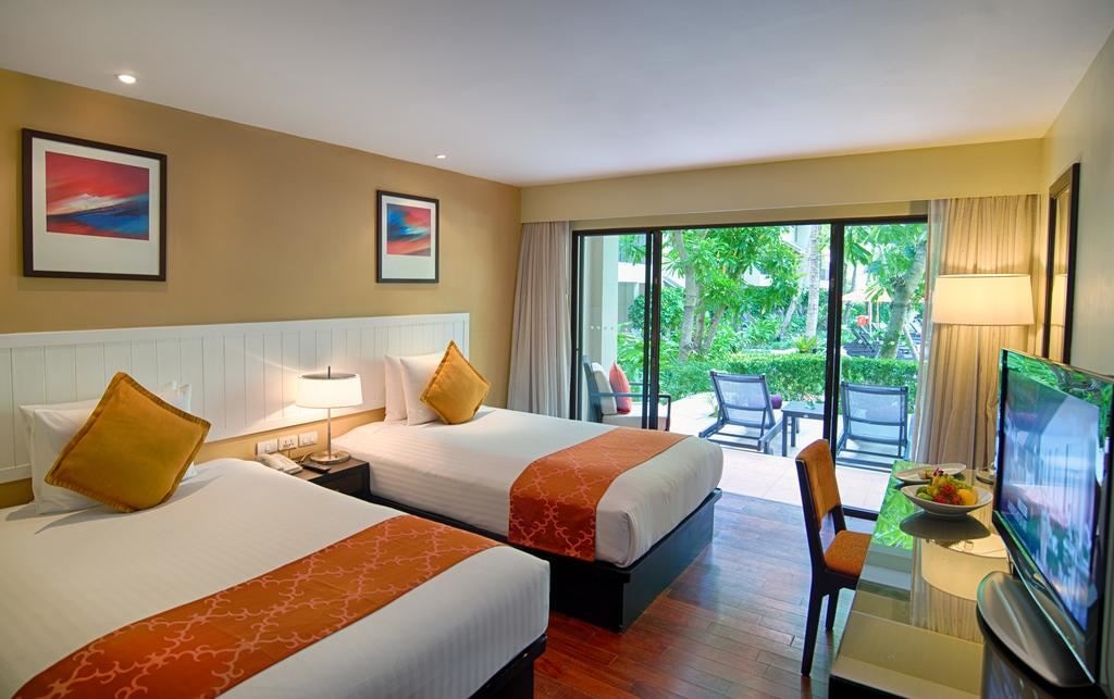 rooms-1-king-1-bunk-standard-family-room