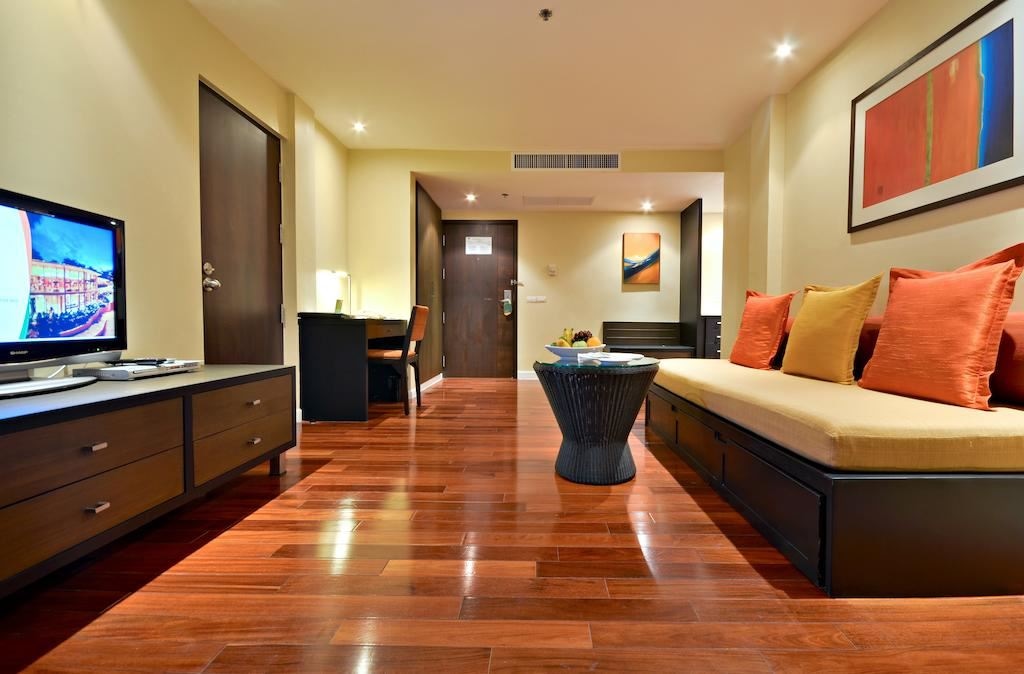 rooms-1-king-suite
