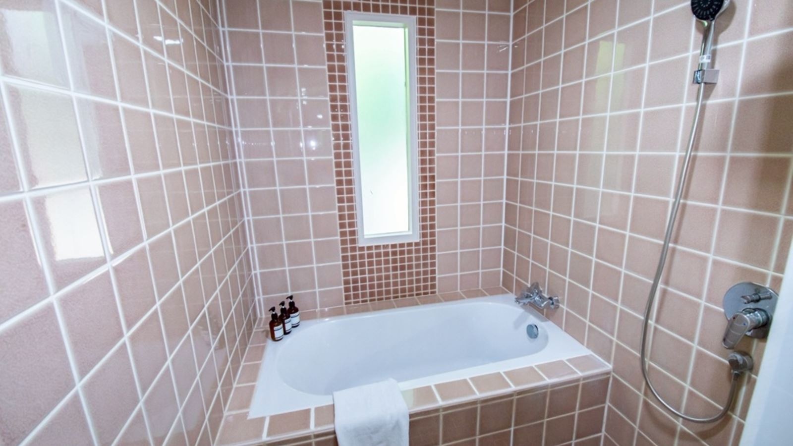 rooms-deluxe-bungalow-premium