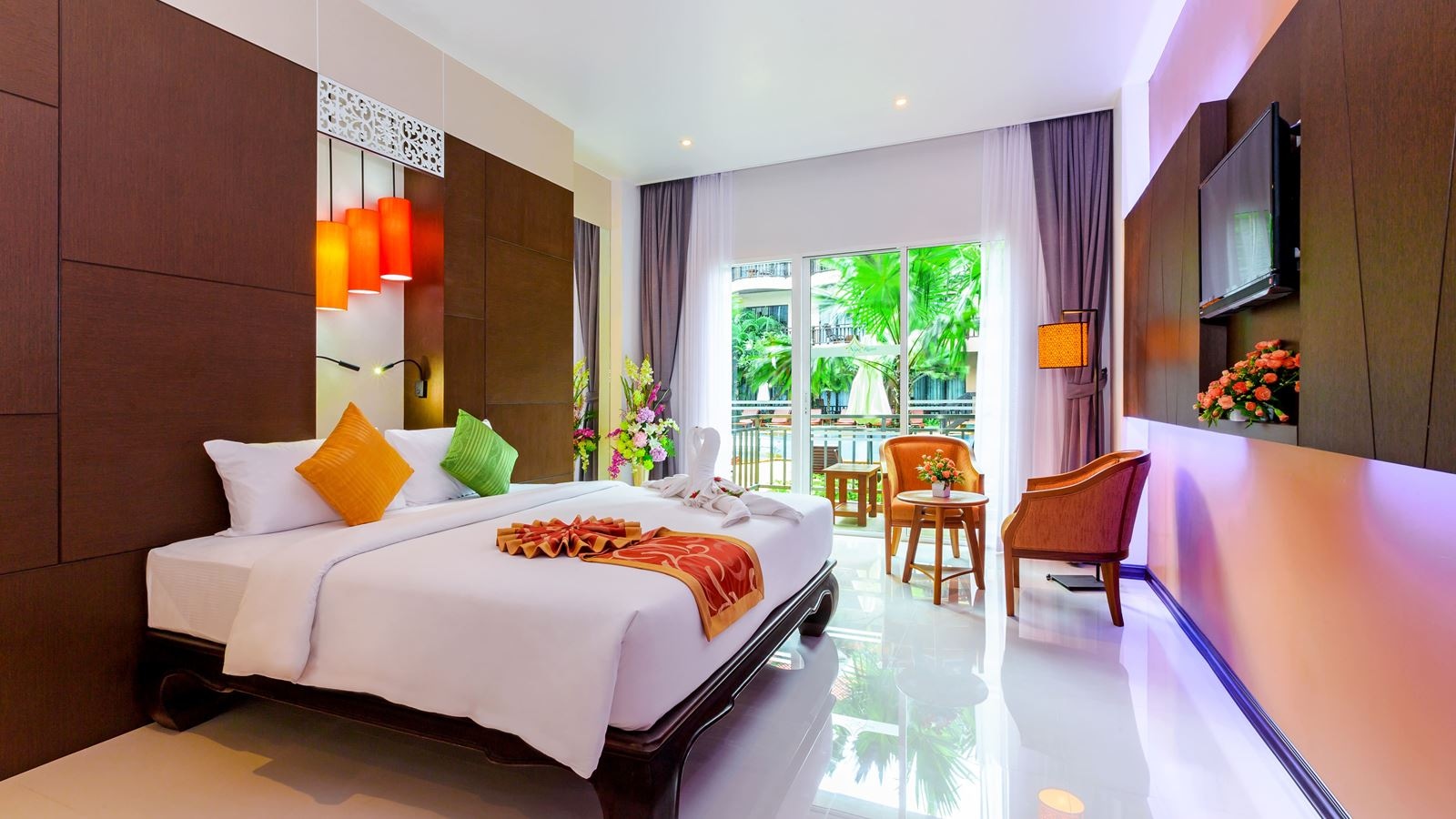 rooms-grand-deluxe-pool-view