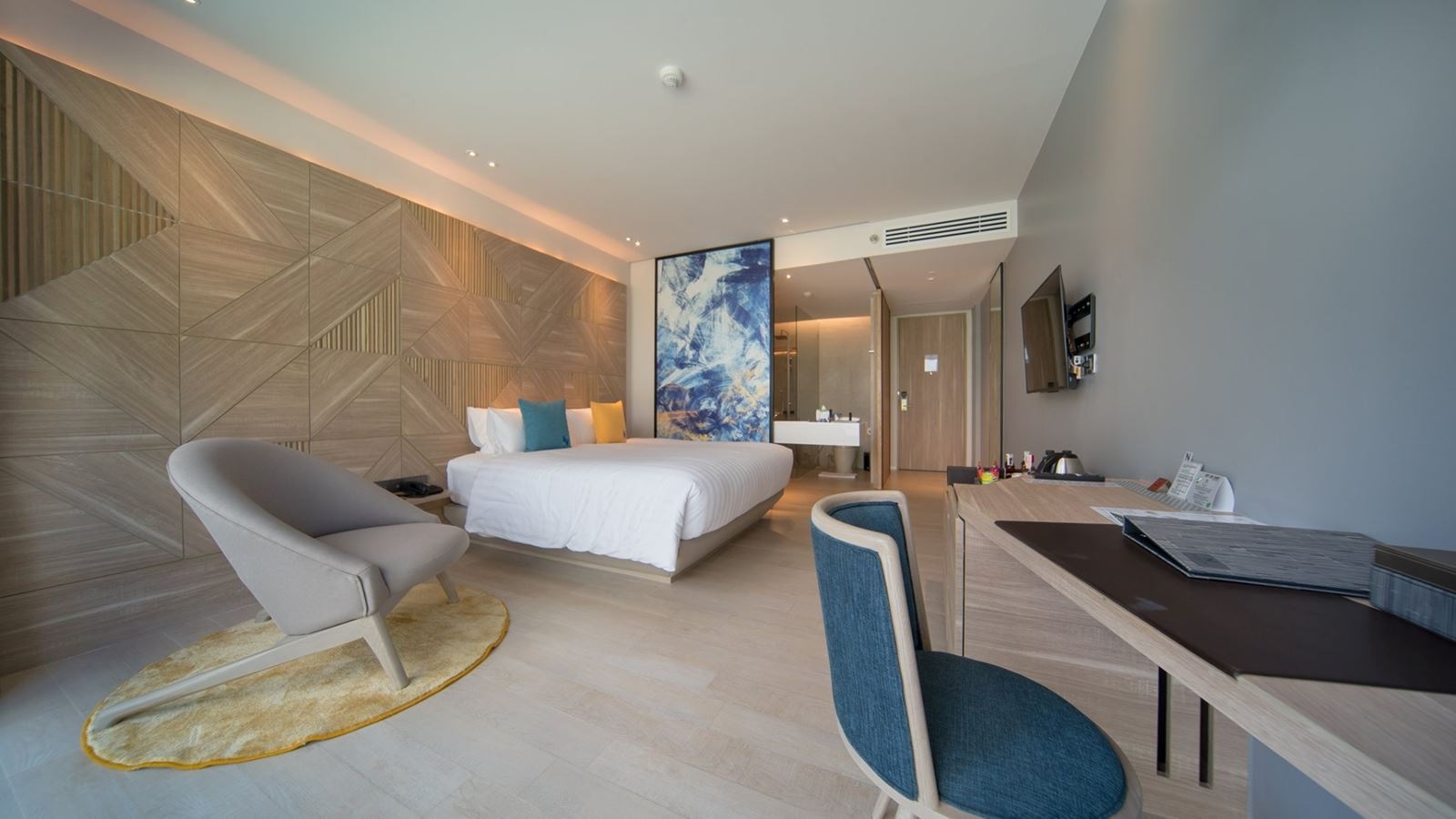 rooms-deluxe-pool-view
