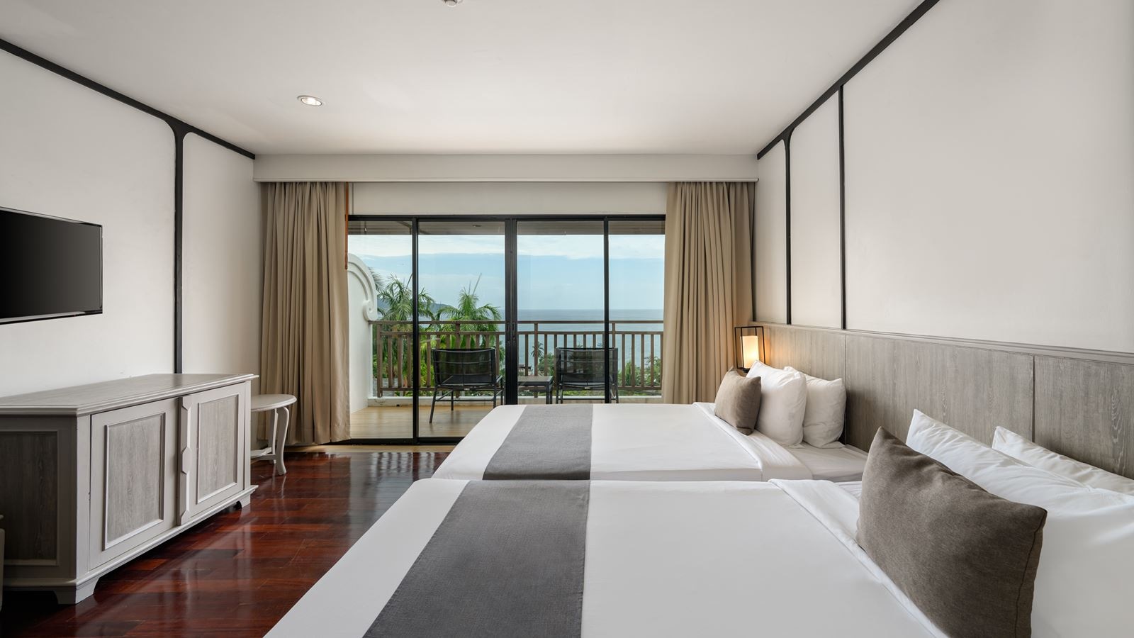 rooms-deluxe-seaview