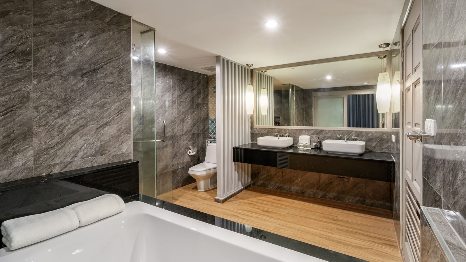 rooms-grand-deluxe-2-bedroom-family-suite