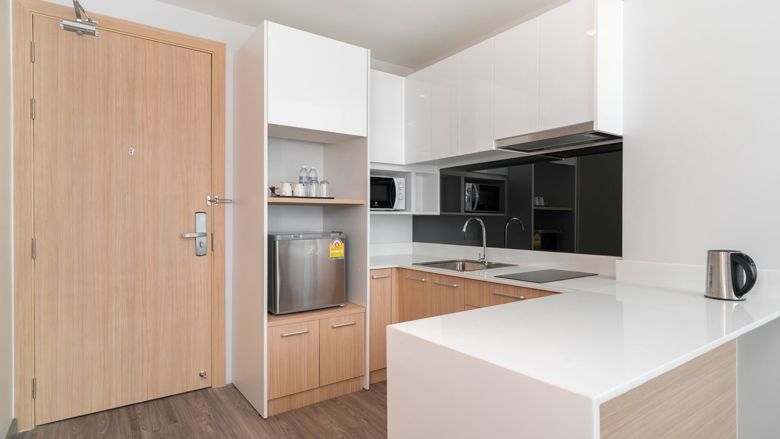 rooms-deluxe-room