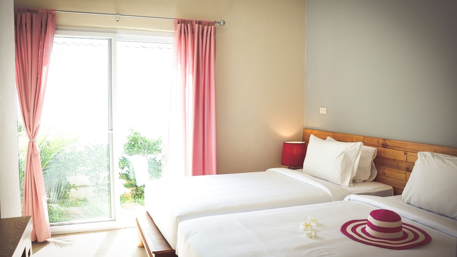 rooms-deluxe-room