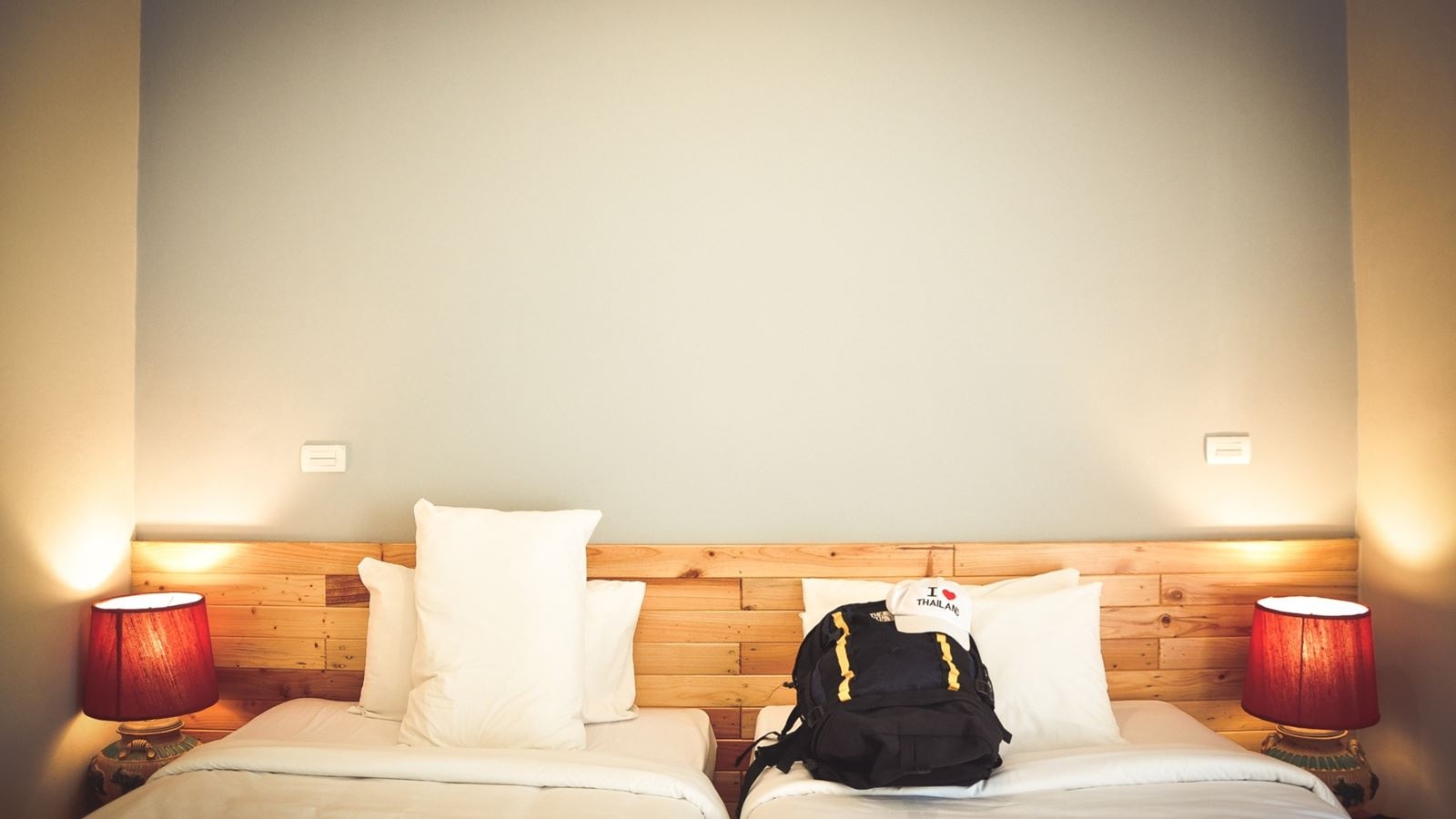 rooms-deluxe-room