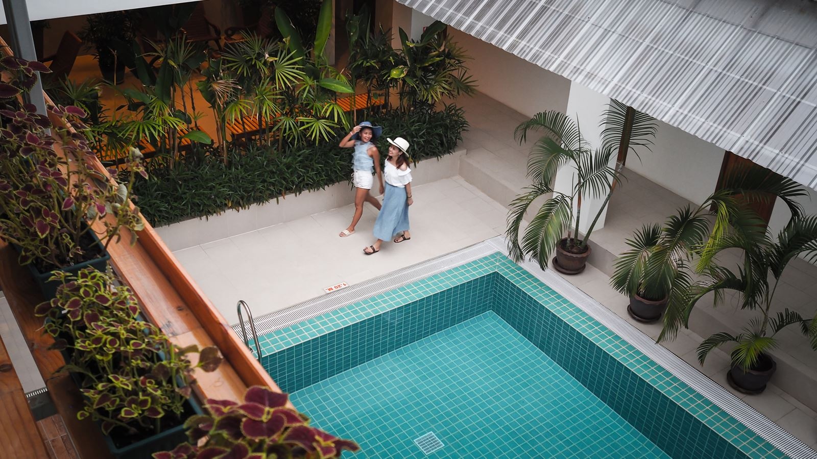 pools-indoor-pool
