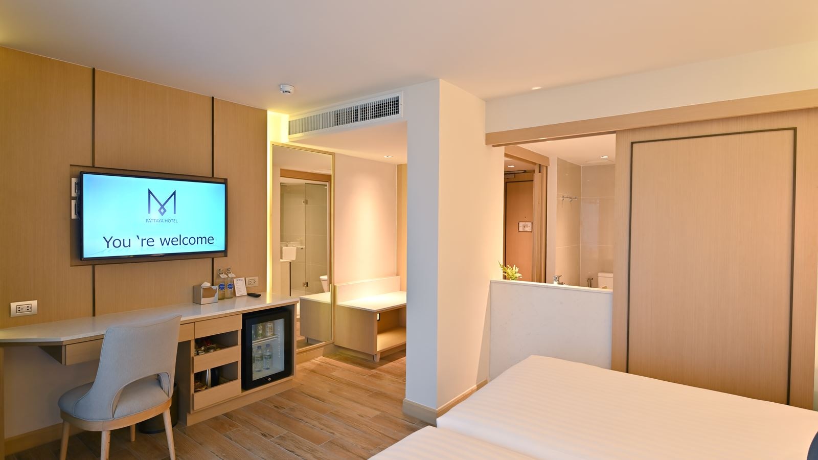 rooms-deluxe-room