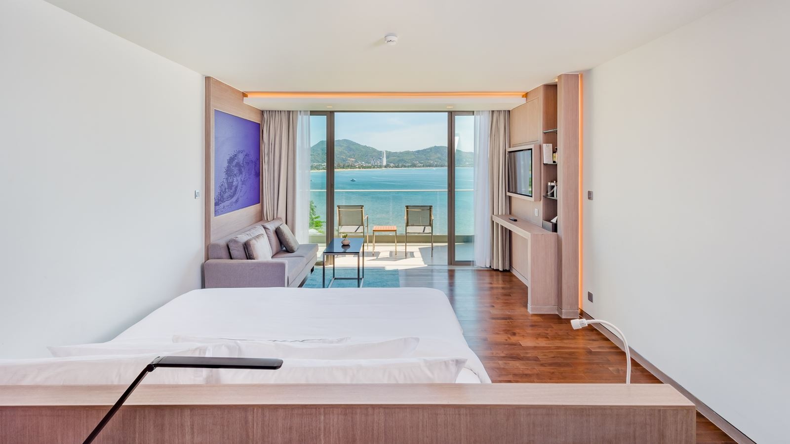 rooms-ocean-comfy