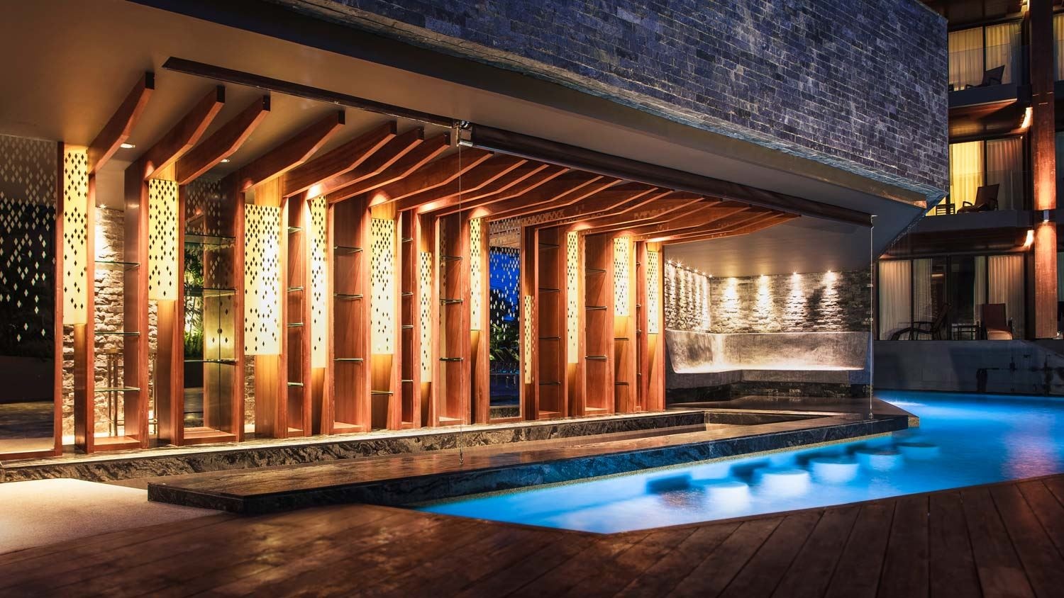 bars-small-pool-bar