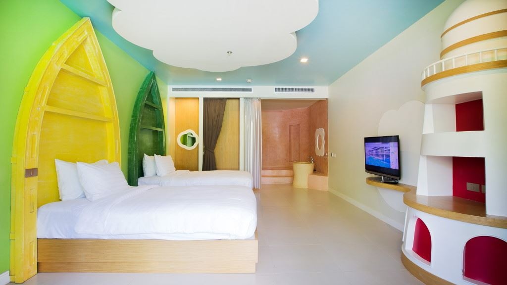 rooms-two-bed-room-family-suite-with-pool-view