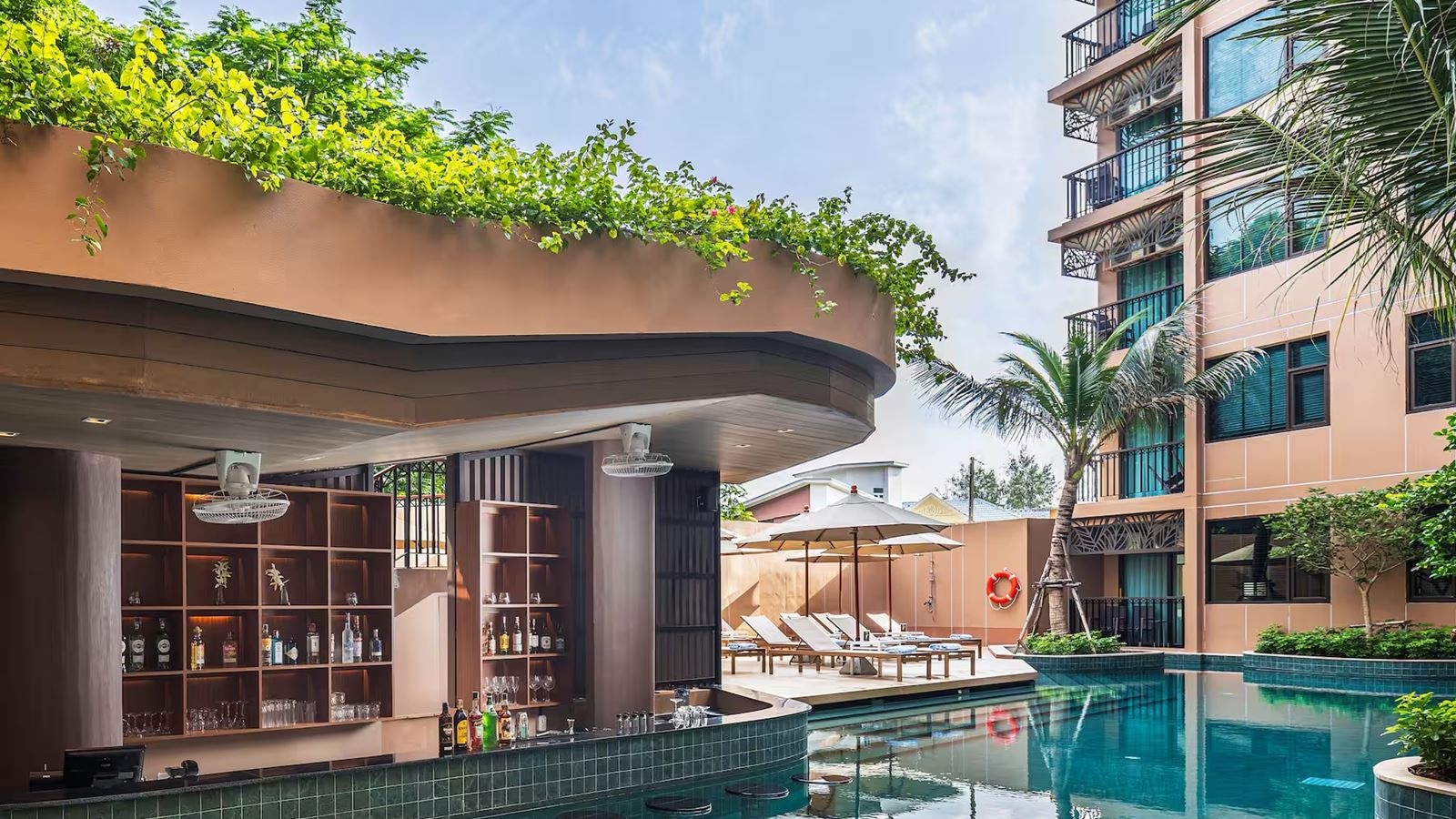 bars-ark-pool-bar