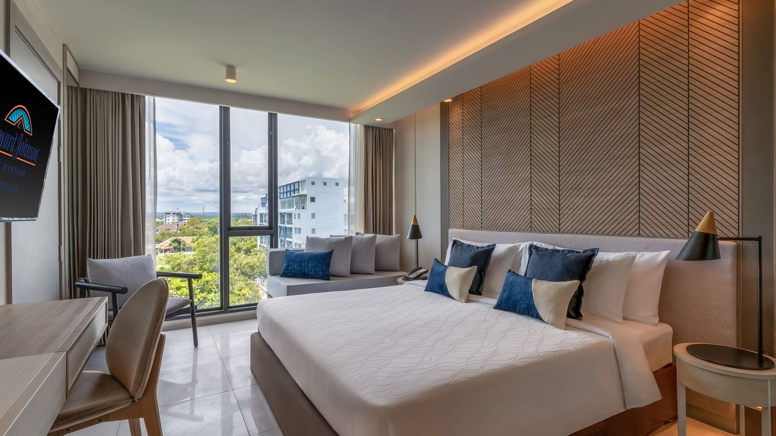 rooms-superior-room