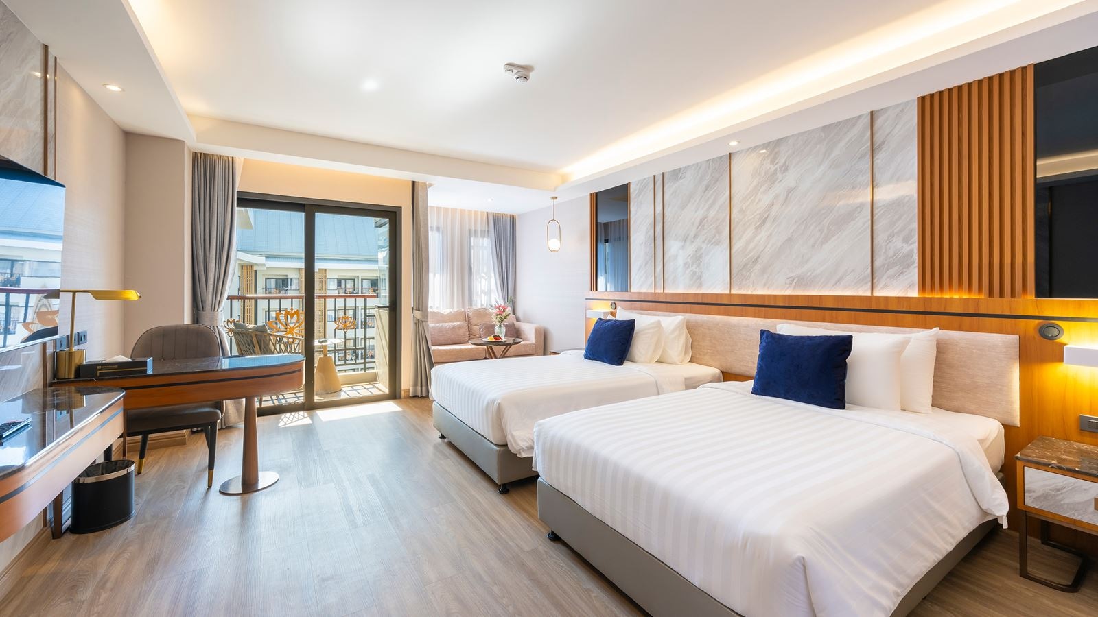 rooms-deluxe-room