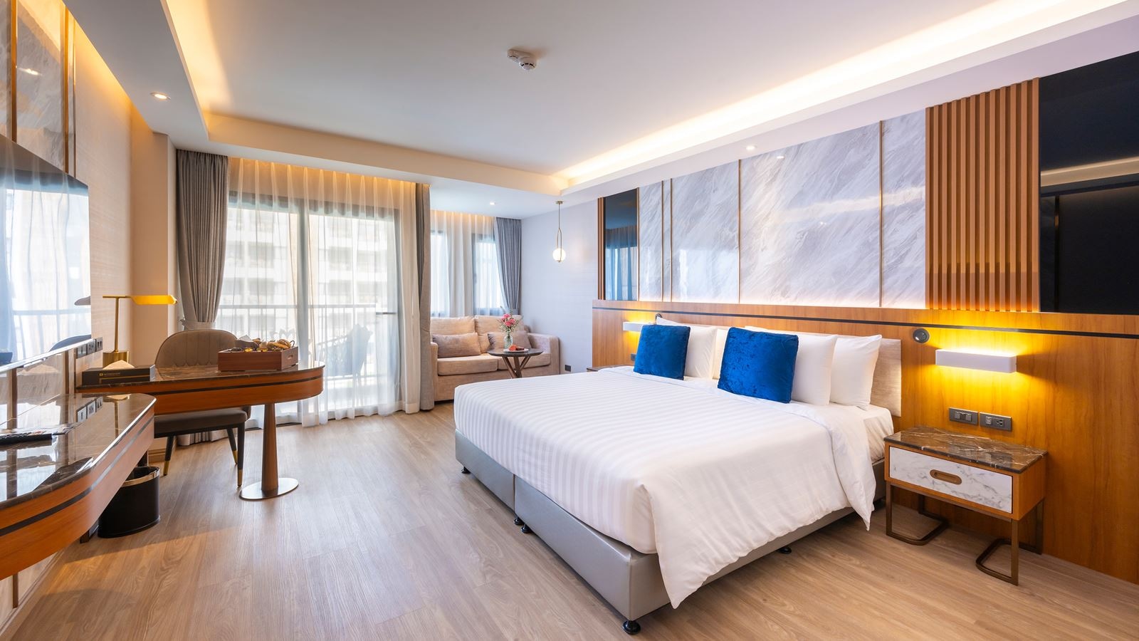 rooms-deluxe-room