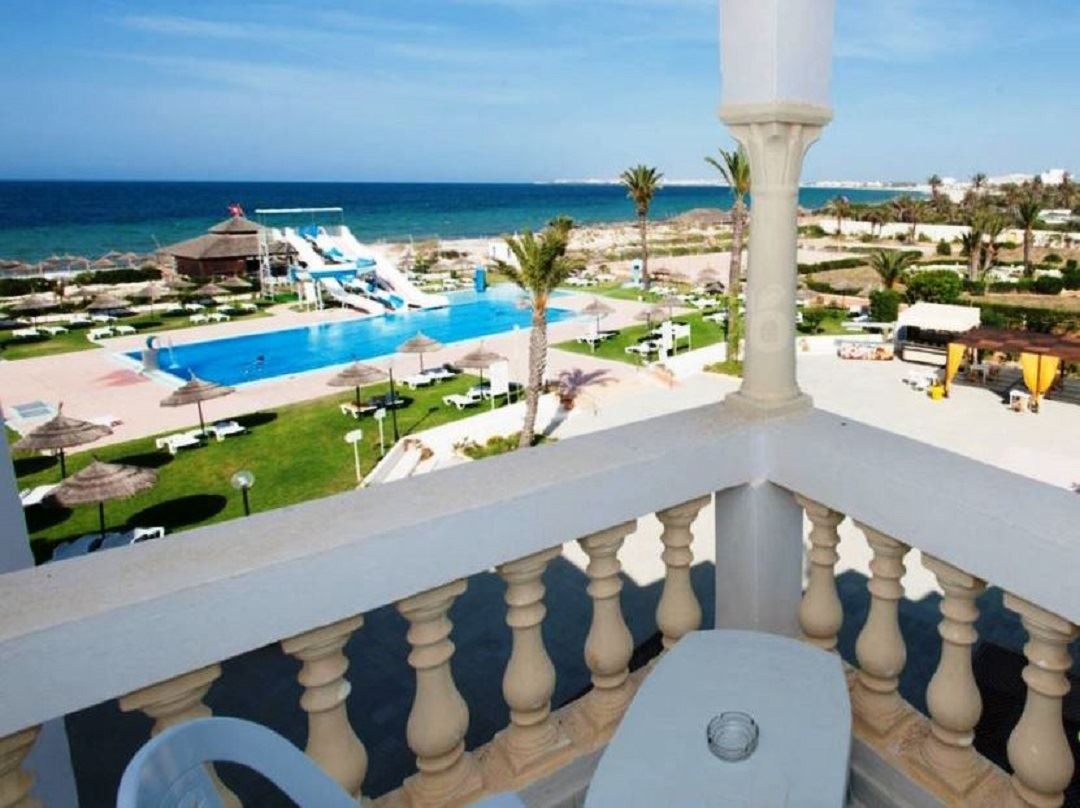 rooms-room-standard-seaview