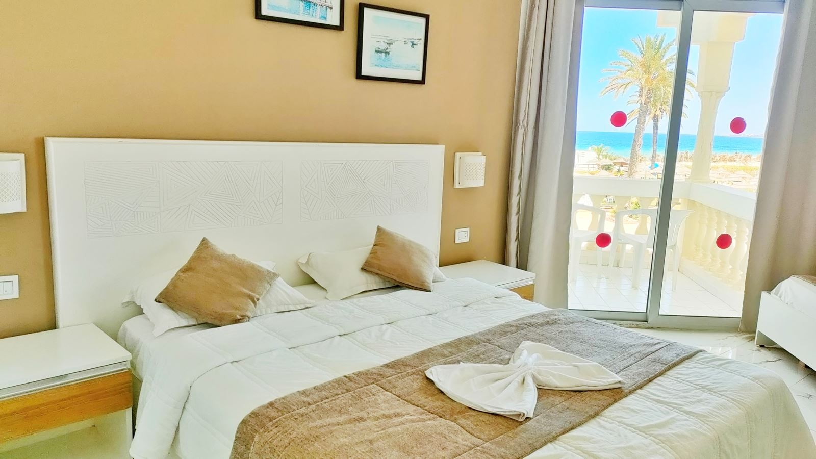 rooms-room-standard-seaview