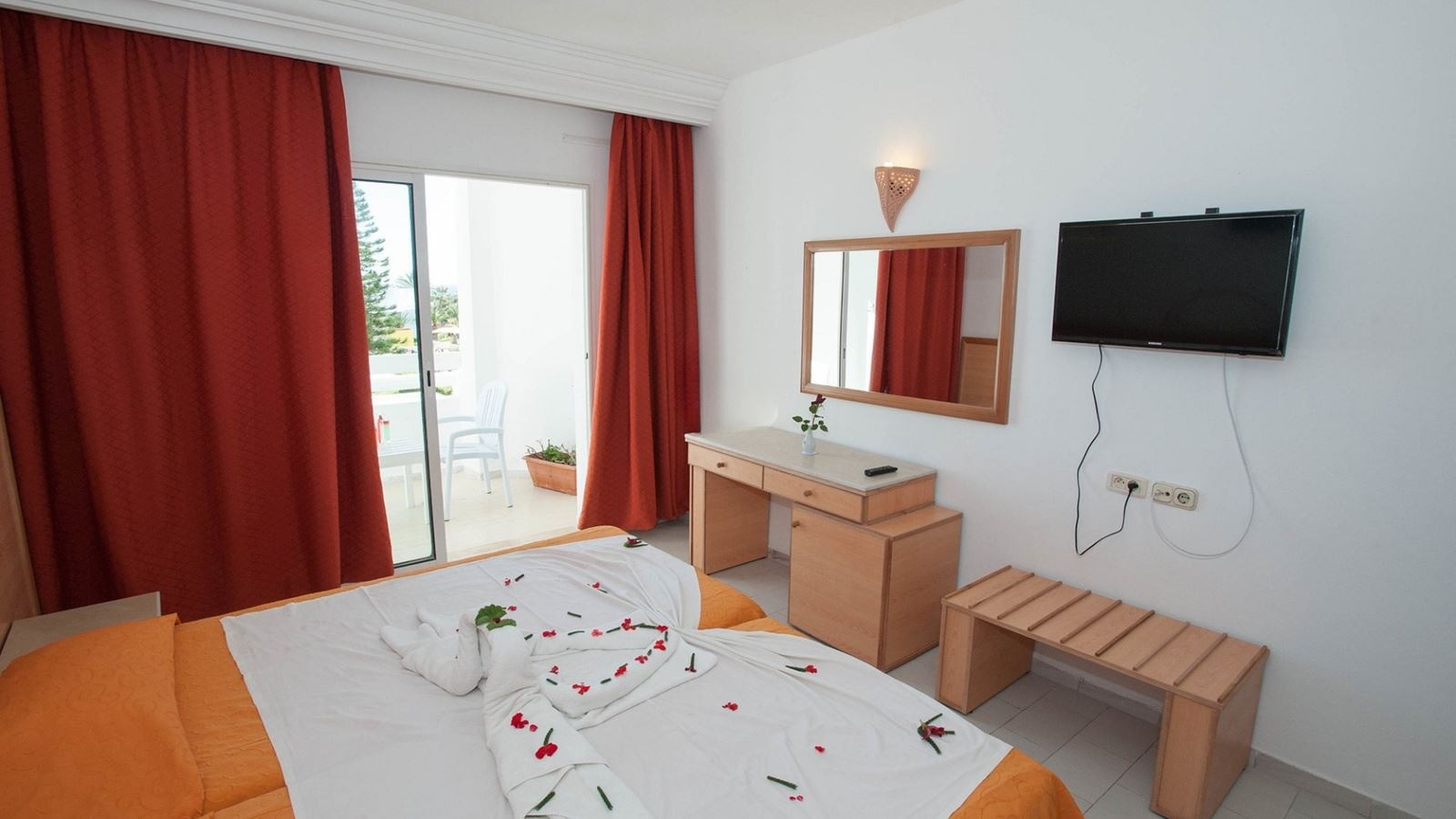 rooms-single-standart-room