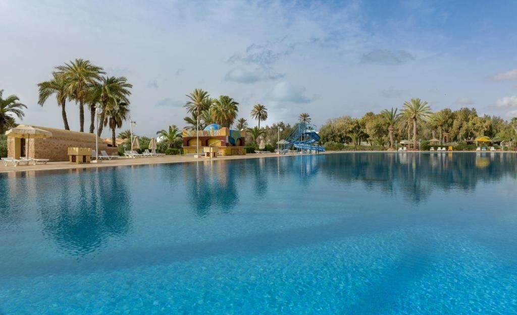 pools-outdoor-pool