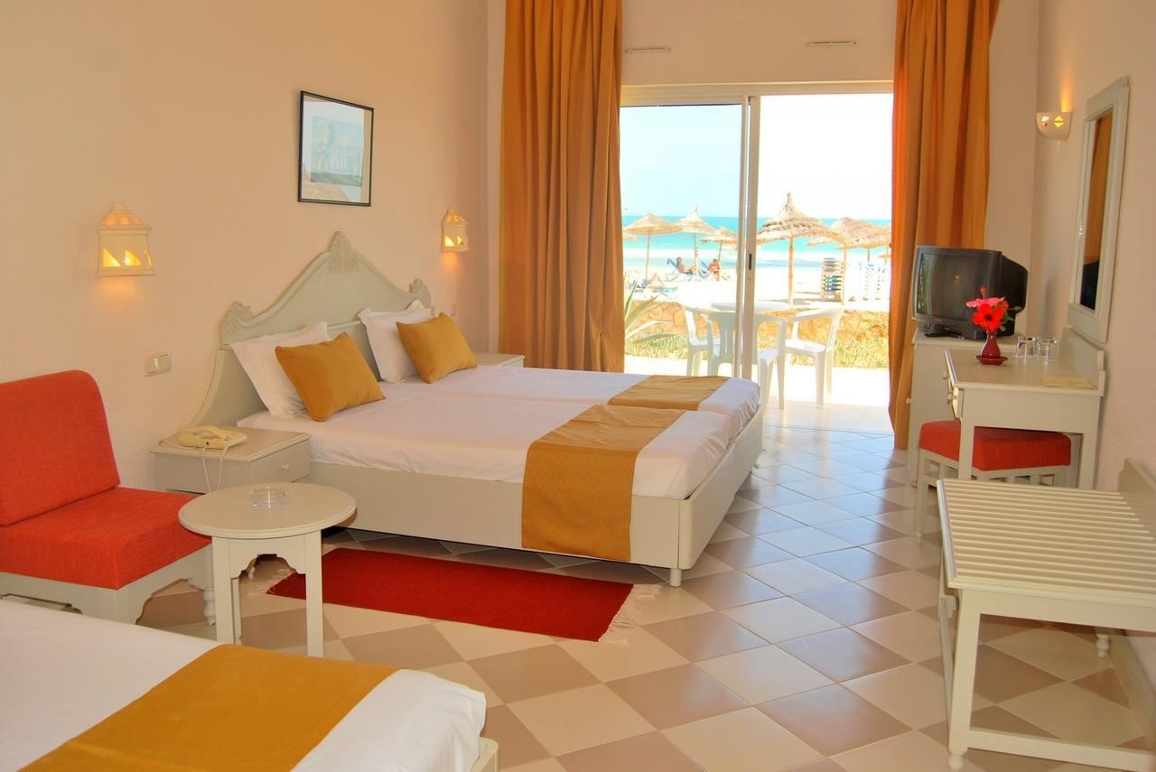 rooms-room-standard-single-seaview