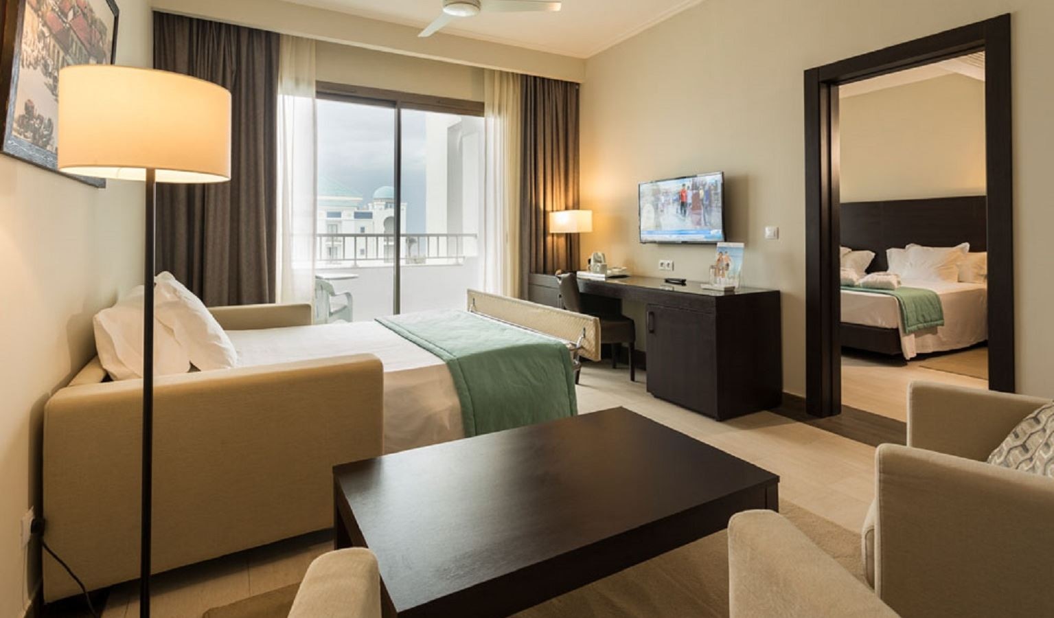 rooms-room-family-gardenview