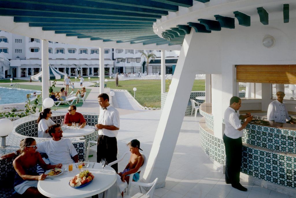 bars-ploof-pool-bar