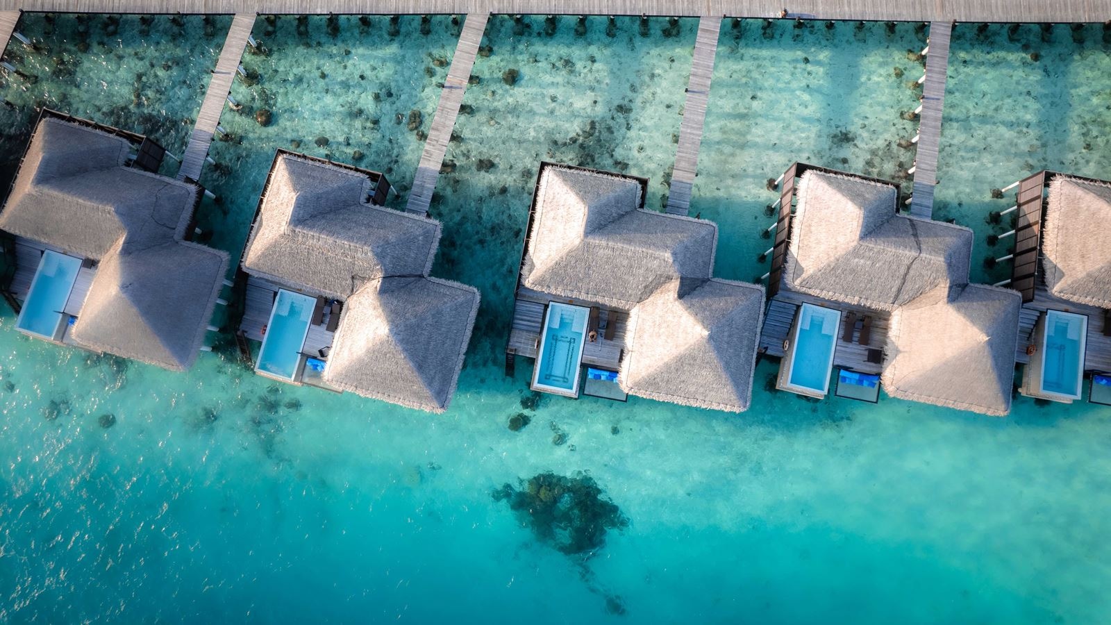 rooms-escape-water-villa-with-pool