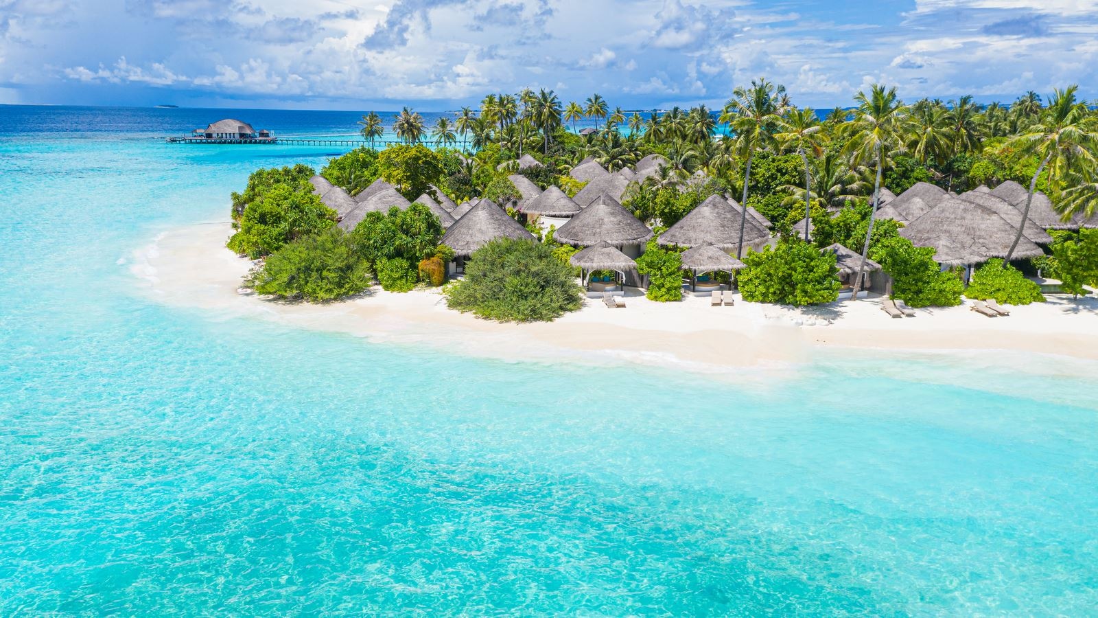 rooms-deluxe-beach-villa