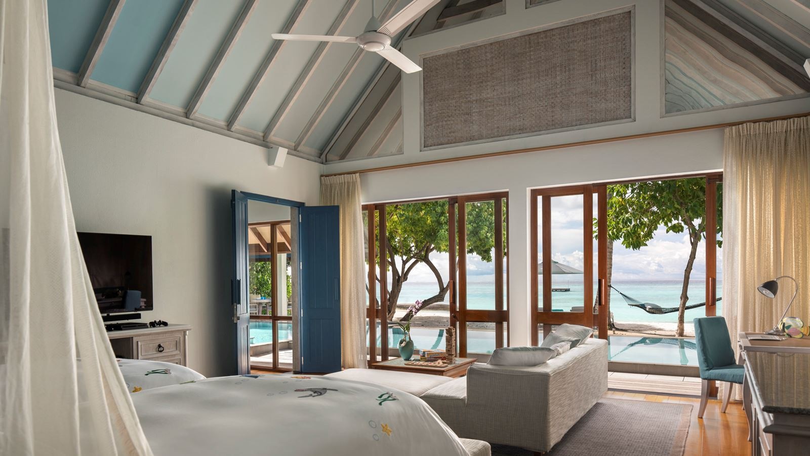 rooms-twobedroom-oceanfront-bungalow-with-pool