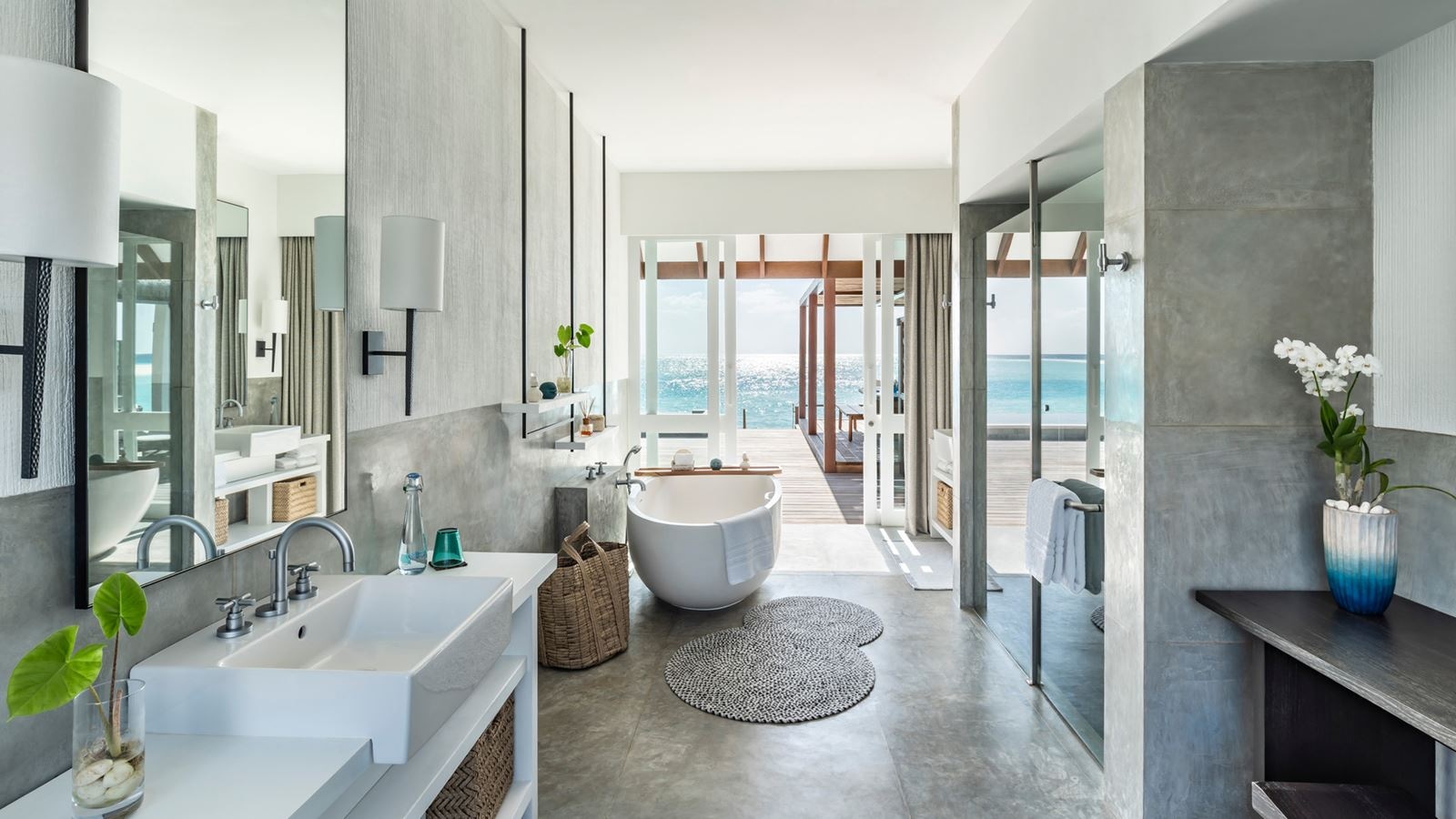 rooms-twobedroom-water-suite