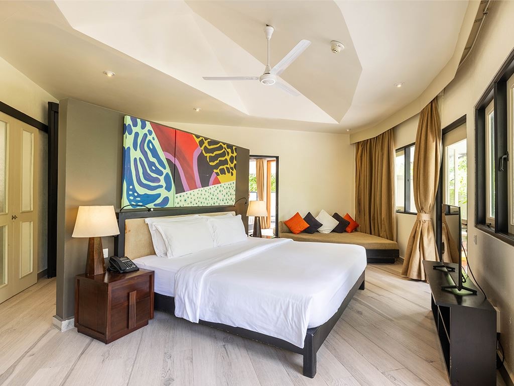 rooms-beachfront-family-pool-villa