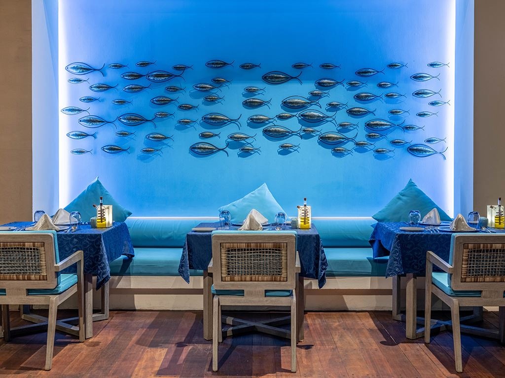 restaurants-azzurro-restaurant-and-bar